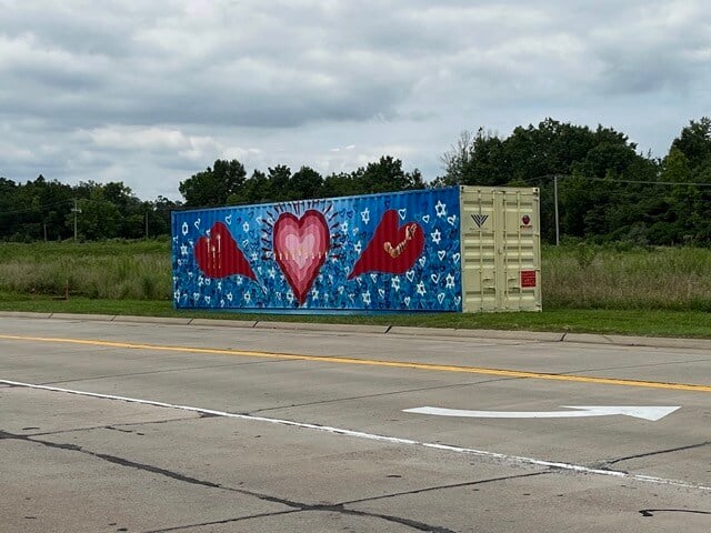 Sukkah - Big hearts painted on container